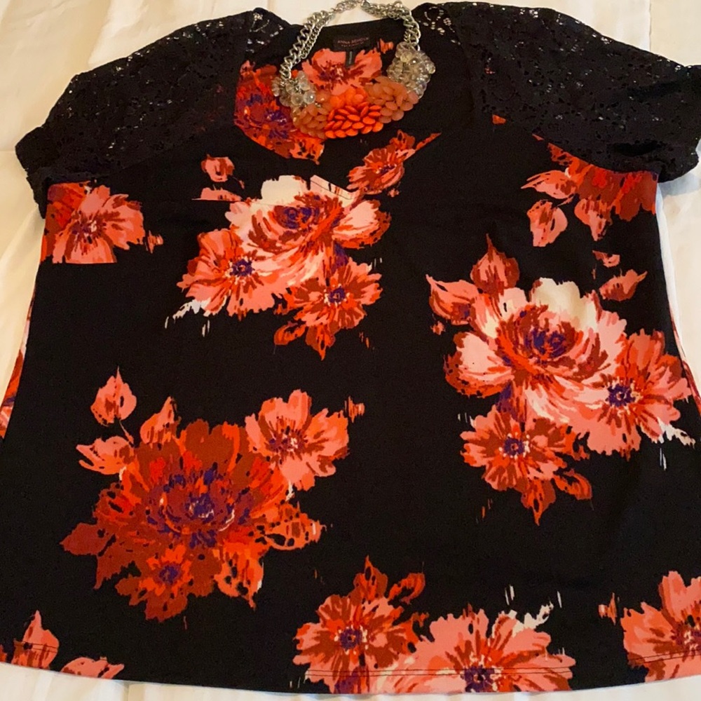 Beautiful black floral top w/ lace, by Anna Scholz